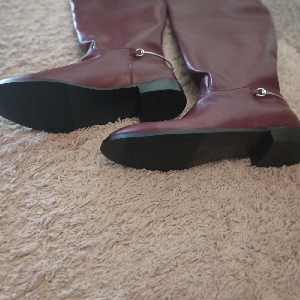 Women's Burgundy Knee-High Boots - Picture 3 of 5